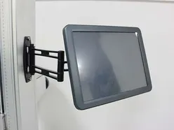 شاشة تعمل باللمس