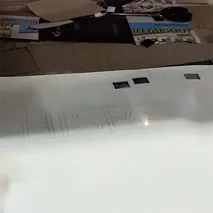 النقش بالليزر على أفلام قابلة للقص