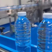 وسم ونقش بالليزر لقوارير وقناني البلاستيك 